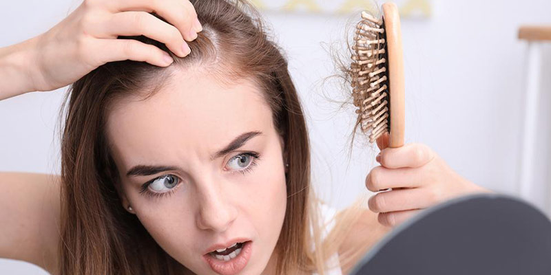 دلایل ریزش مو در زنان و دختران و علائم آن